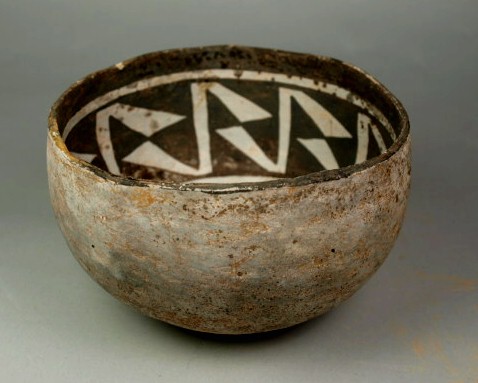 Black-on-white Snowflake bowl